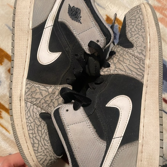 Kids air Jordan big boys size 7 . Black and gray. Good used condition. - Picture 8 of 8